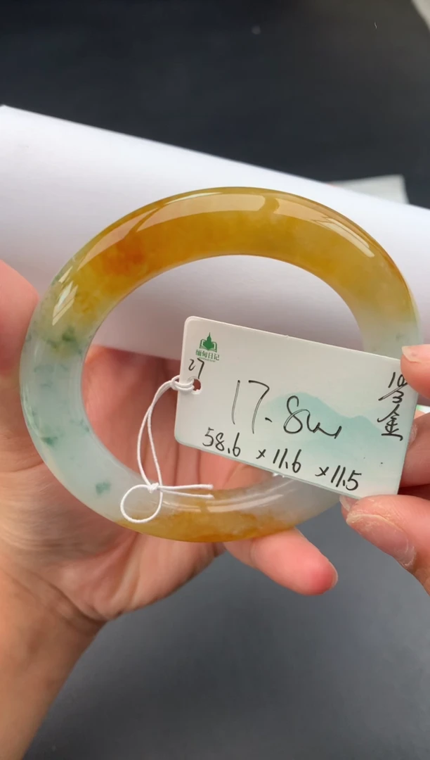 【闪购商品】翡翠手镯未镶嵌女神节#送礼#，下单联系客服核对地址~
