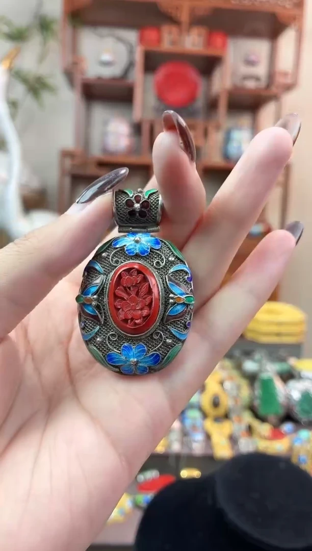 君*?非遗手工花丝镶嵌吊坠