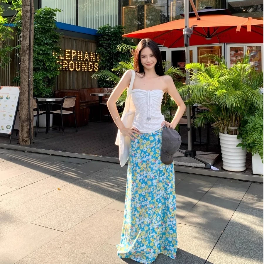 马尔代夫海岛度假穿搭女夏季设计感抽绳抹胸上衣碎花半身裙两件套