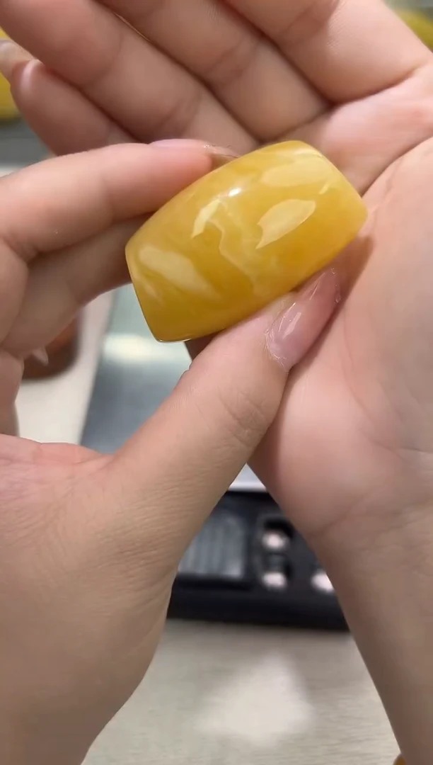 裸石琥珀未镶嵌琥珀蜜蜡吊坠