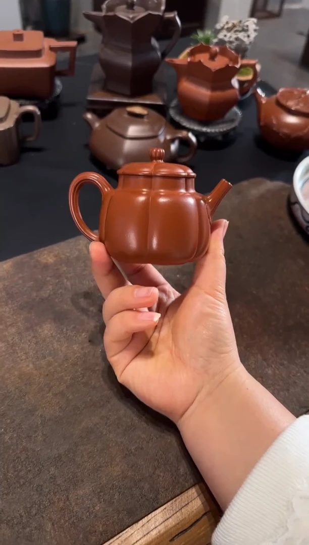 【闪购商品】紫砂茶壶繁花 朱泥