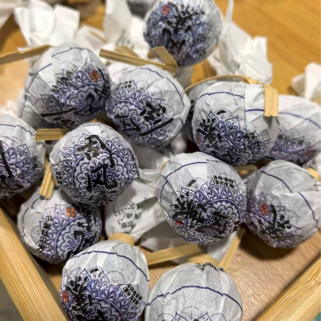 2019年 头春《刮风寨》执于匠心//精品高端//普洱生茶(龙珠)8g/颗
