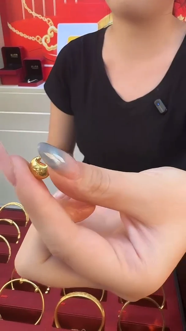 玛瑙/玉髓颈饰足金镶嵌胖福