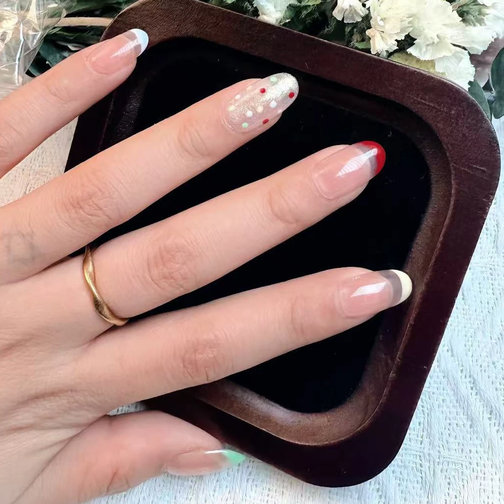 【米诺●幻彩奶昔】多巴胺法式短款黑皮日常穿戴甲显白高级感美甲