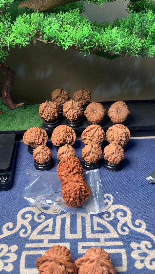 【闪购商品】文玩核桃把件43四座楼