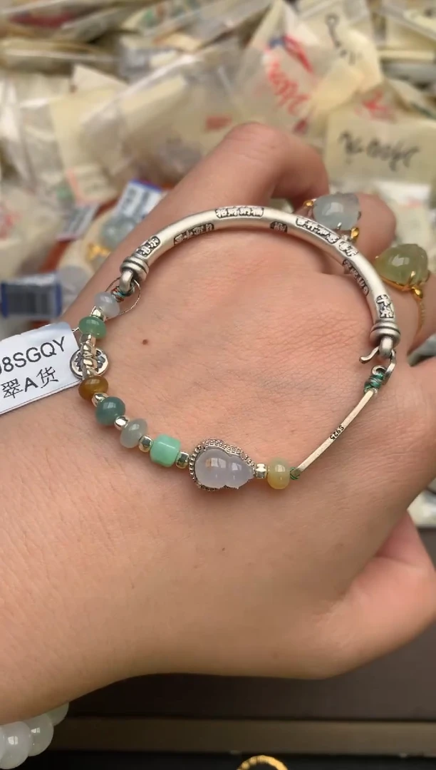 翡翠挂件银S925镶嵌只****子—