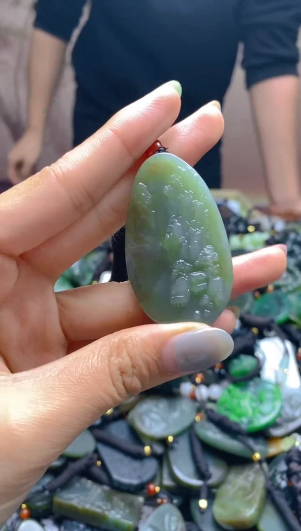 颈饰未镶嵌和田玉1