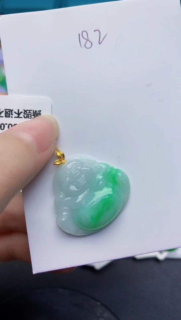 颈饰18K金镶嵌翡翠缅甸天然翡翠A货