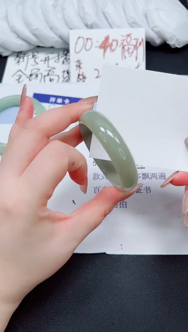 未镶嵌手镯石英岩玉258-52.6