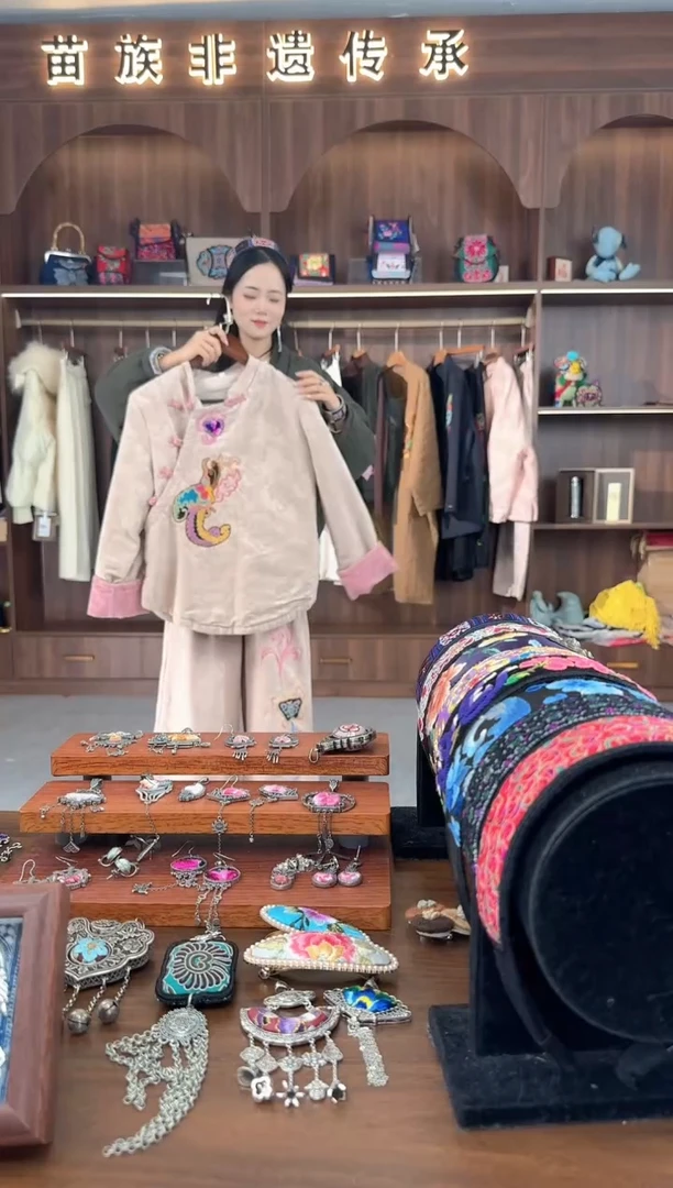 刺绣扶光苗绣传承L65