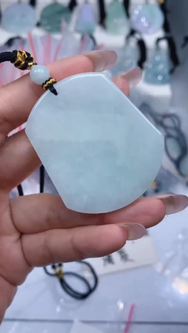 颈饰未镶嵌翡翠吊坠