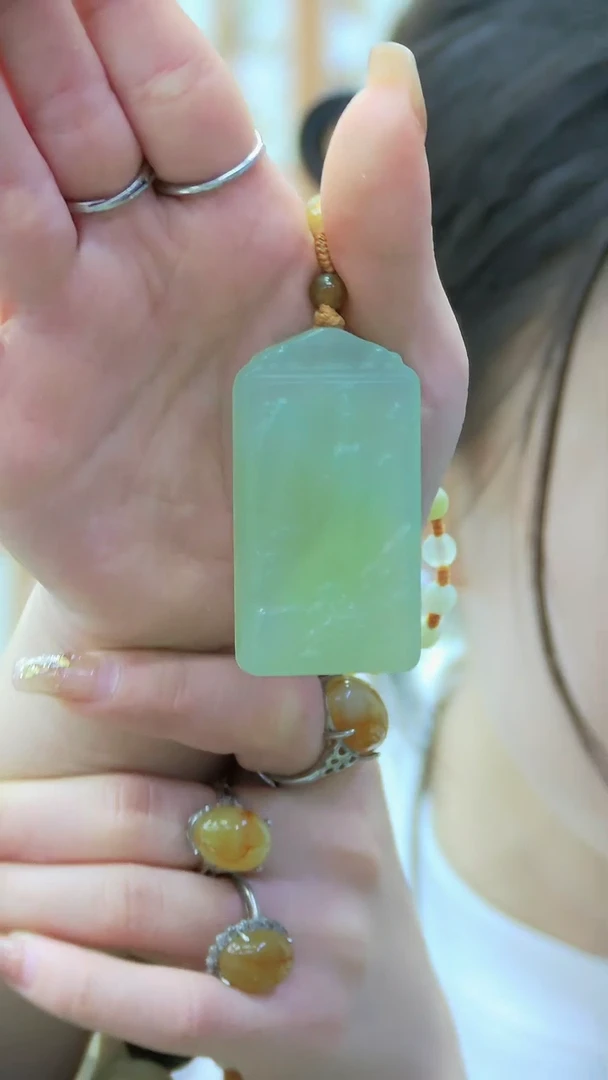 【闪购商品】蛇纹石玉颈饰未镶嵌挂件