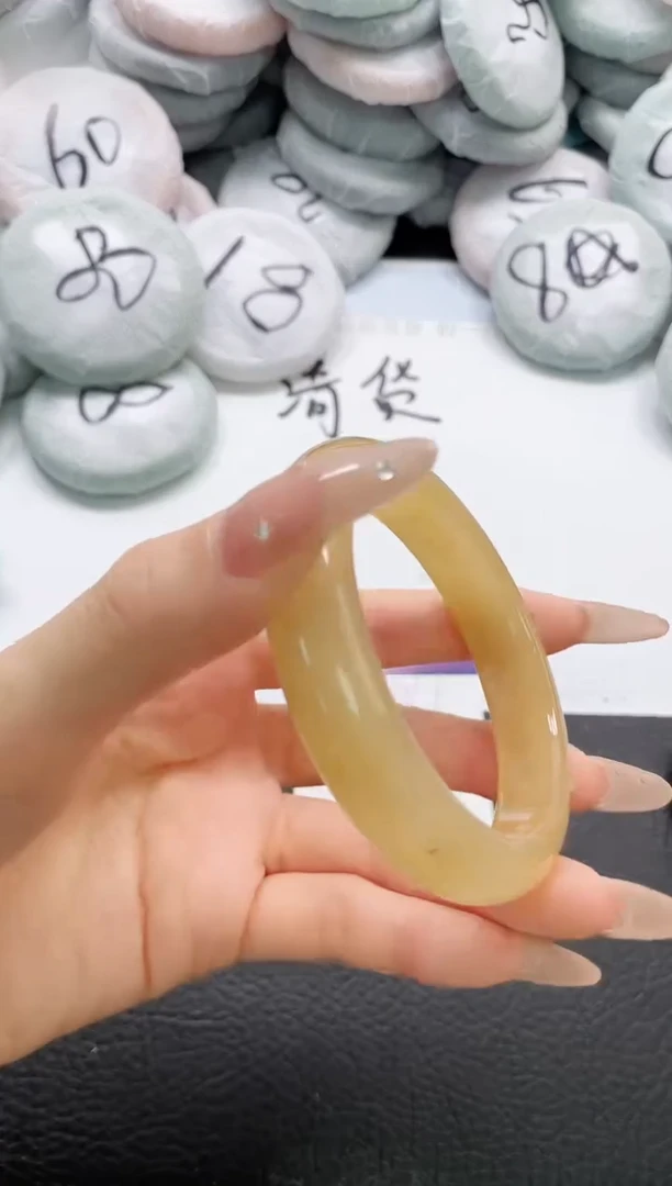 未镶嵌手镯石英质玉84-60