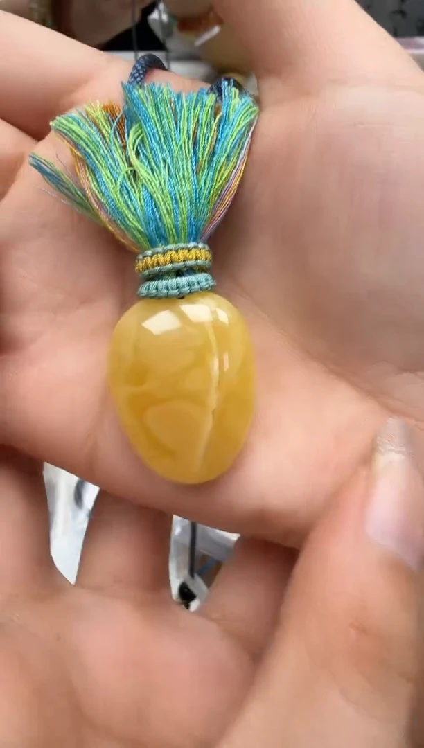 裸石琥珀未镶嵌如图