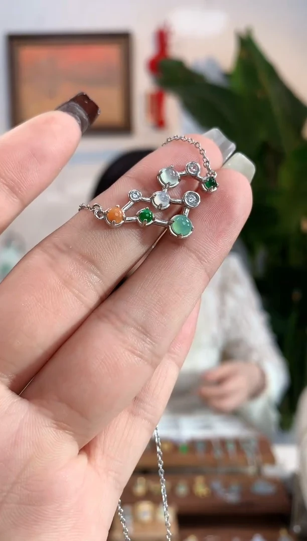 【闪购商品】翡翠未镶嵌颈饰项链