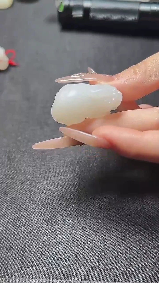 和田玉未镶嵌挂件19.4克小貔貅