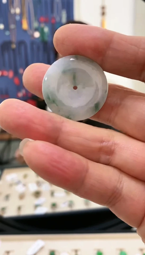 颈饰未镶嵌翡翠吊坠