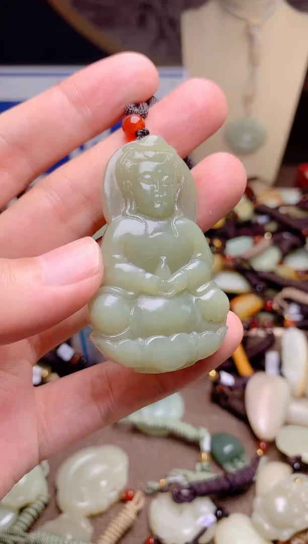 和田玉未镶嵌颈饰1
