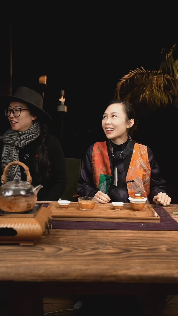 【闪购商品】镘姐同款燕尾扣插肩袖