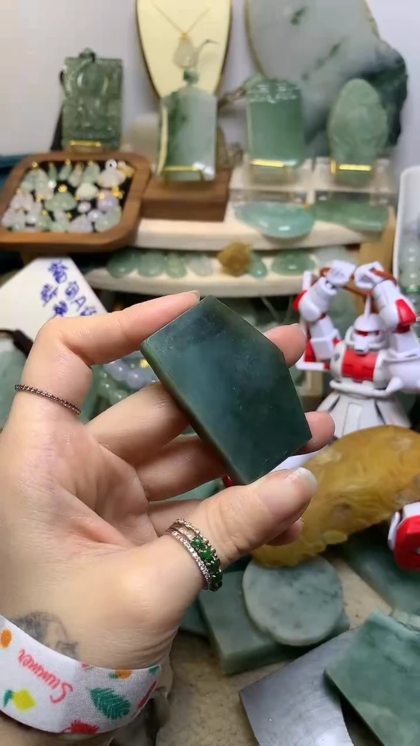 翡翠挂件未镶嵌慎*缅甸A货翡翠，没有运费险