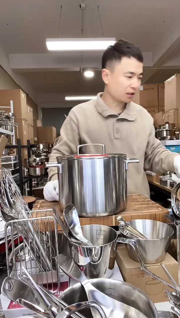 A24 微瑕心念22cm深桶锅