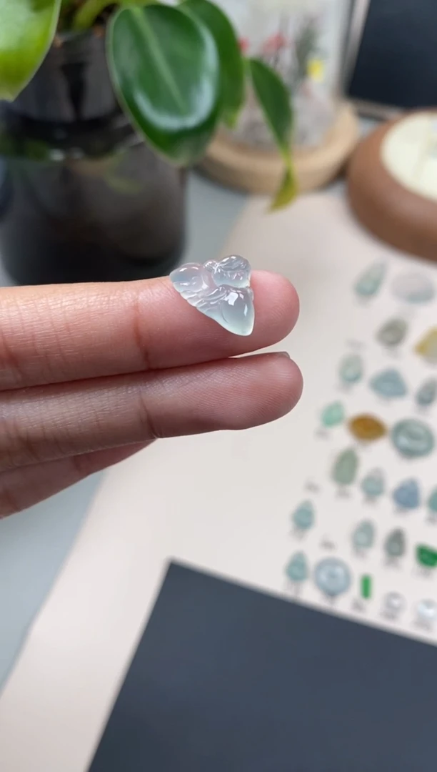 【闪购商品】翡翠颈饰未镶嵌翡翠冰种裸石