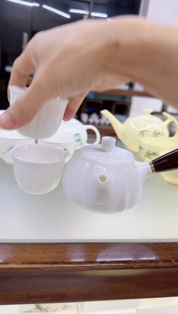 瓷片言泥言泥言泥@YN82