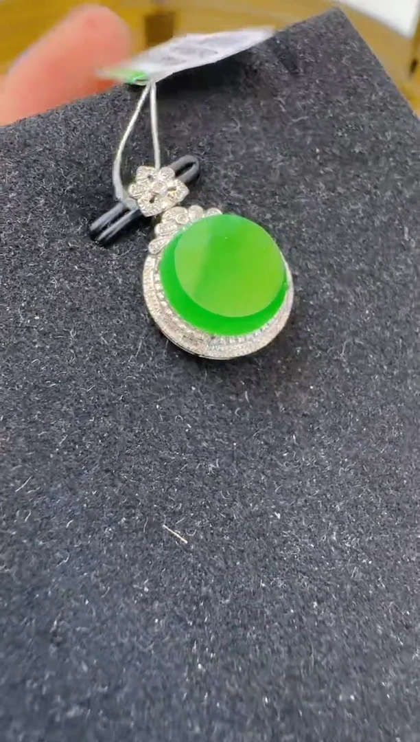 翡翠18K金镶嵌吊坠(不含链)多样性团购发一件