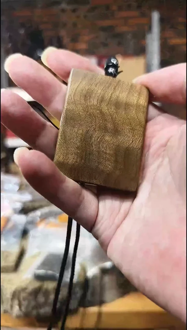 金丝楠无事牌脖挂