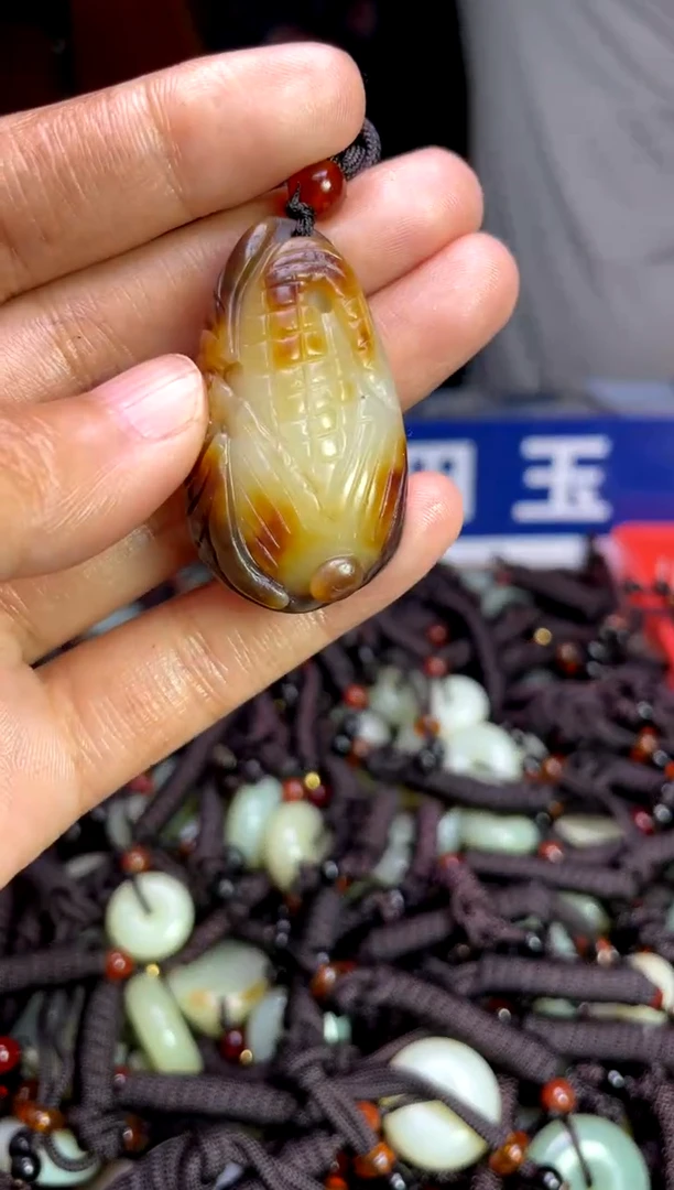 未镶嵌和田玉挂件1