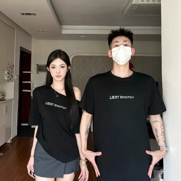 特别的网红情侣装t恤2025新款夏装短袖小众字母印花衣服潮牌
