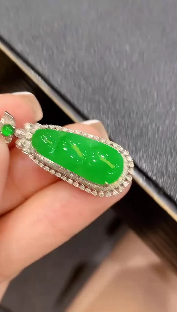 翡翠18K金镶嵌吊坠(不含链)多样性发其一