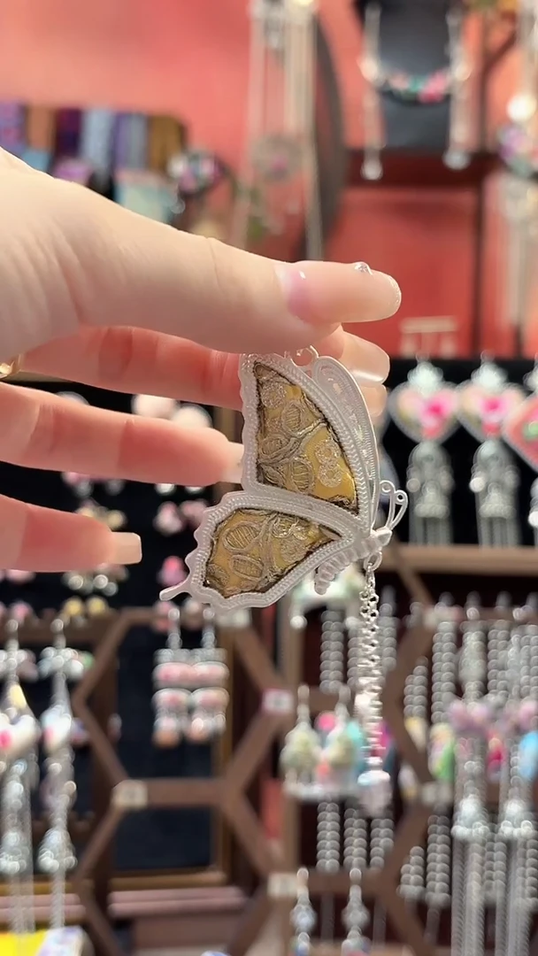 织绣 云织谣民族风精美饰品   130