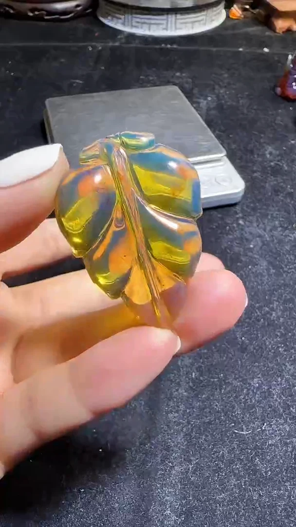 琥珀颈饰未镶嵌57