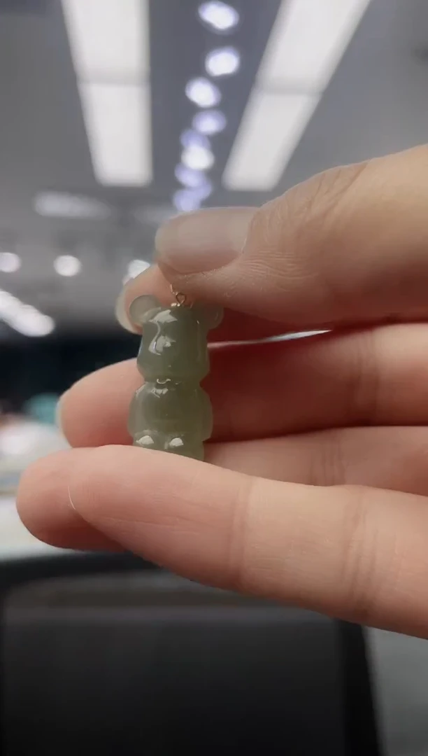 颈饰18K金镶嵌和田玉和田玉吊坠