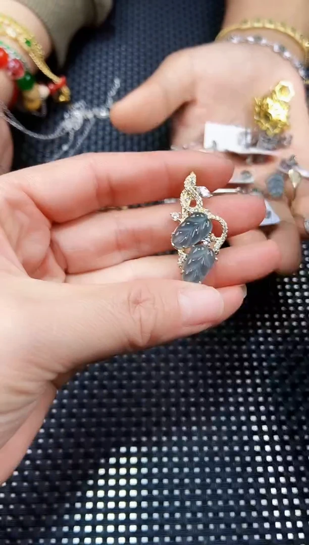 【闪购商品】翡翠吊坠(不含链)未镶嵌11111111111