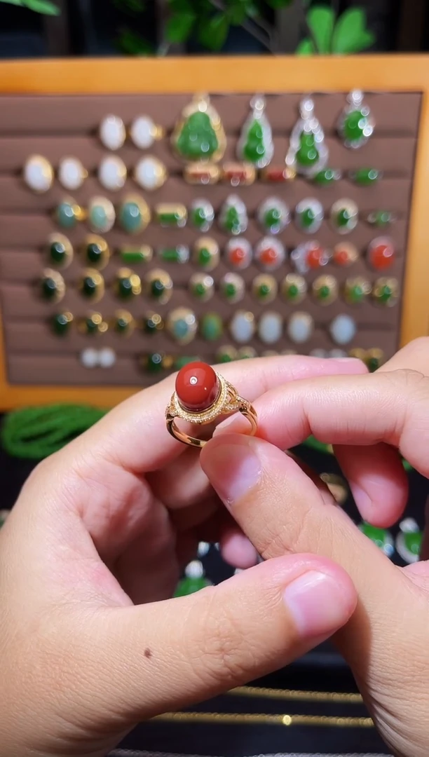 【闪购商品】南红玛瑙戒指18K金镶嵌南红厚金镶嵌蛋面戒指