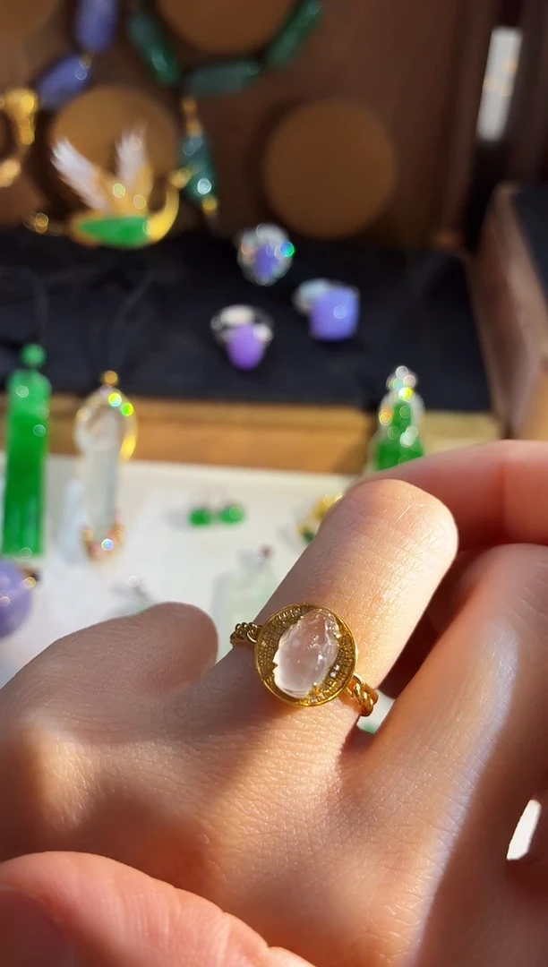 18K金镶嵌戒指翡翠戒指