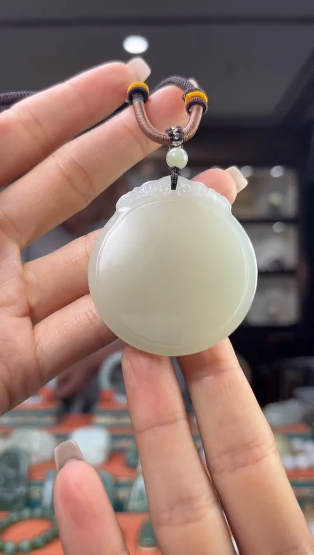 和田玉未镶嵌颈饰佩佩