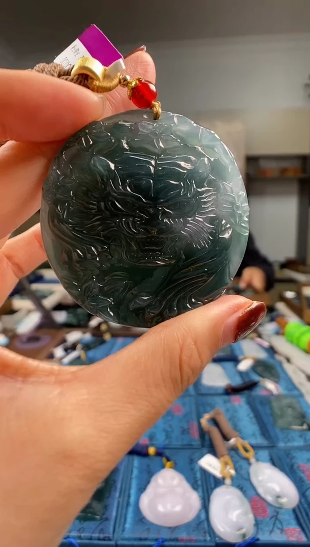 颈饰未镶嵌翡翠多样性发其一