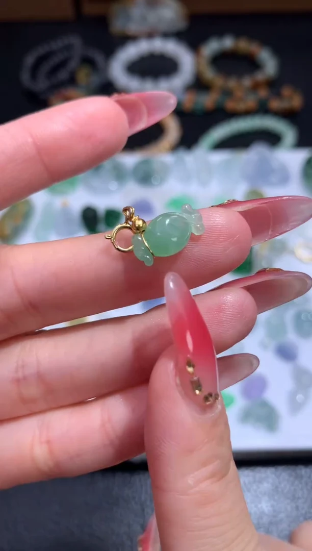 颈饰未镶嵌翡翠小糖果