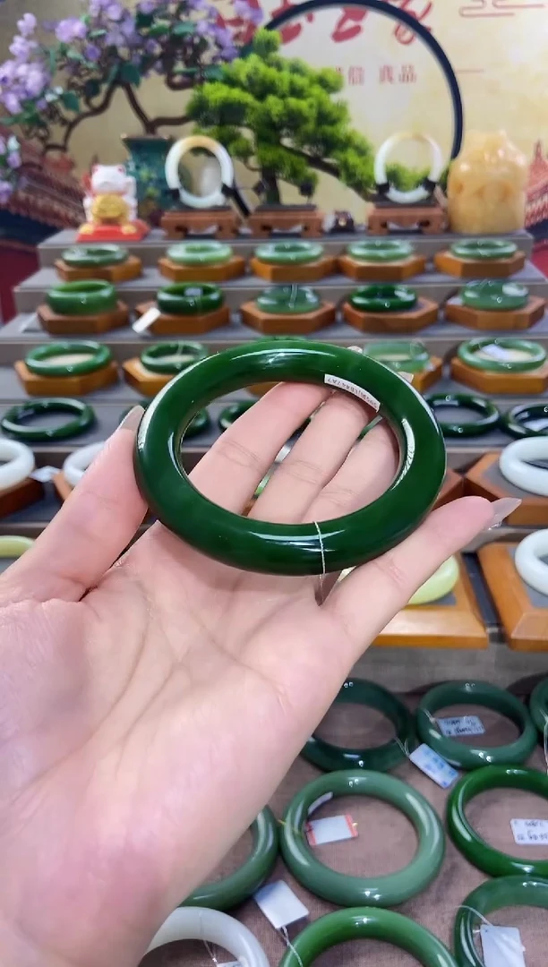 【闪购商品】和田玉手镯未镶嵌俄罗斯老坑碧玉手镯