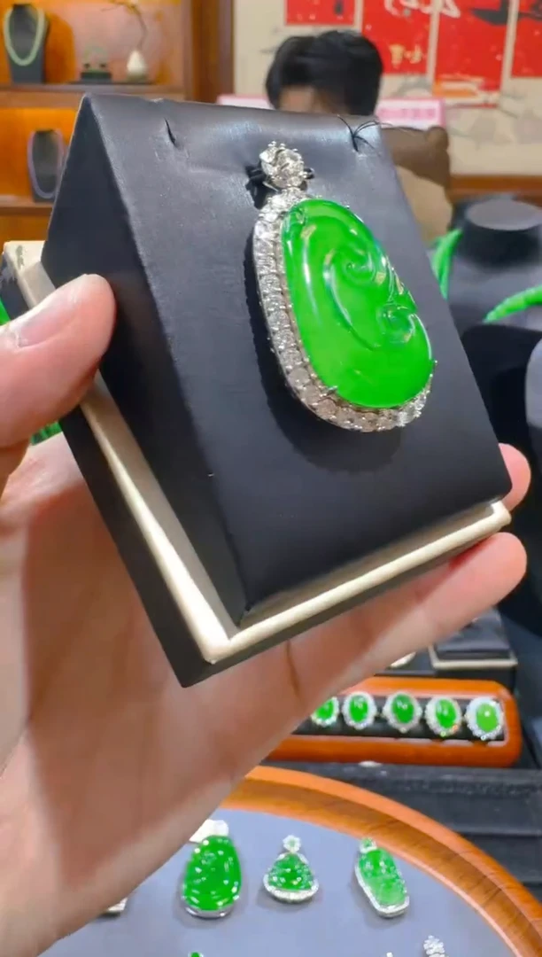 翡翠银S925镶嵌吊坠(赠链)天然a货翡翠