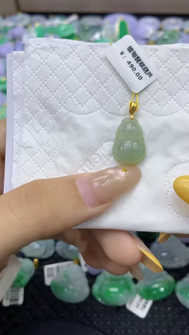 颈饰未镶嵌翡翠天然缅甸翡翠A货