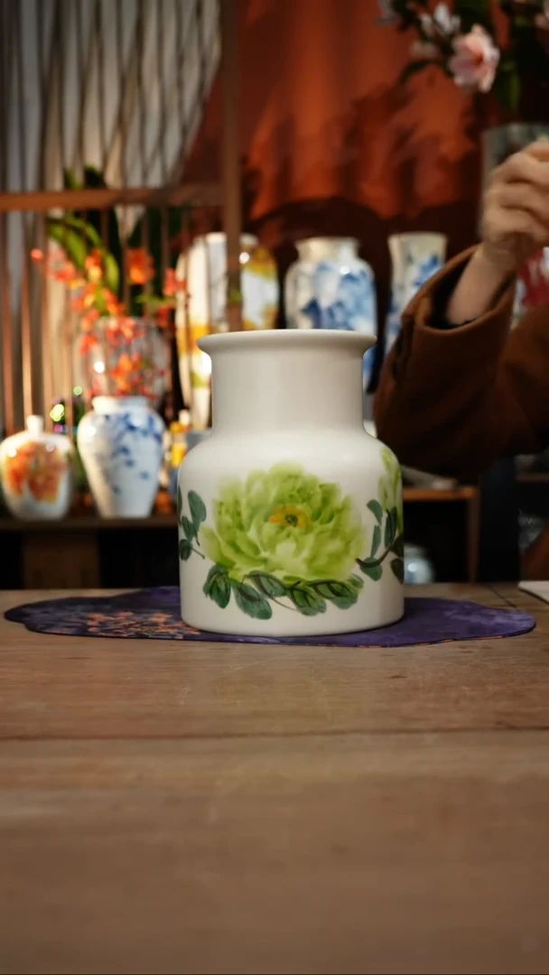 当代景德镇设计师釉下手绘陶瓷花瓶