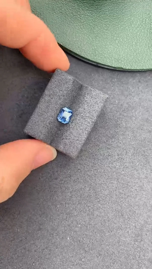 【闪购商品】蓝宝石裸石未镶嵌1.2ct蓝宝石