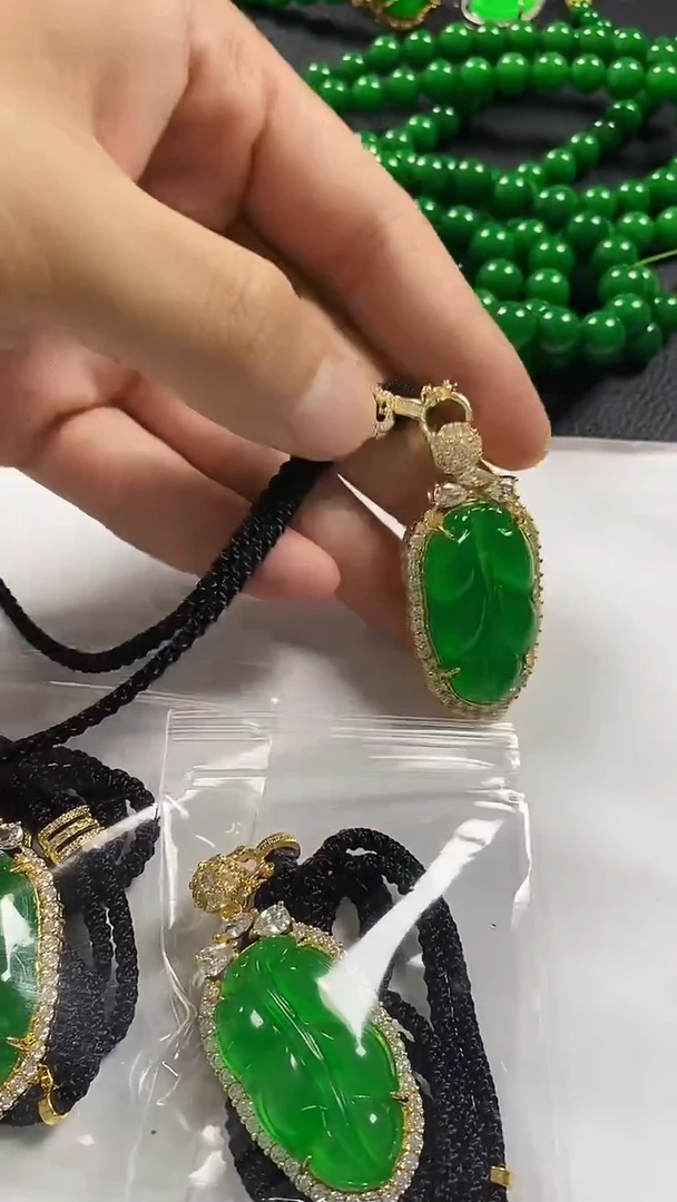 吊坠(赠链)14K金镶嵌翡翠D22