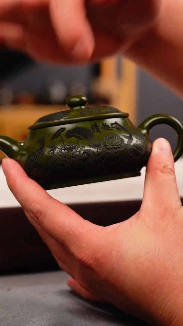 茶壶紫砂绿泥 明炉 刻鱼