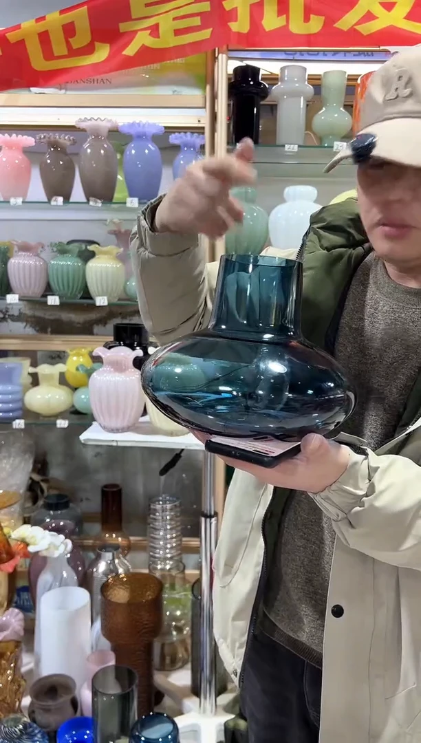 【闪购商品】无铅玻璃蓝色大肚花瓶微瑕介意勿拍