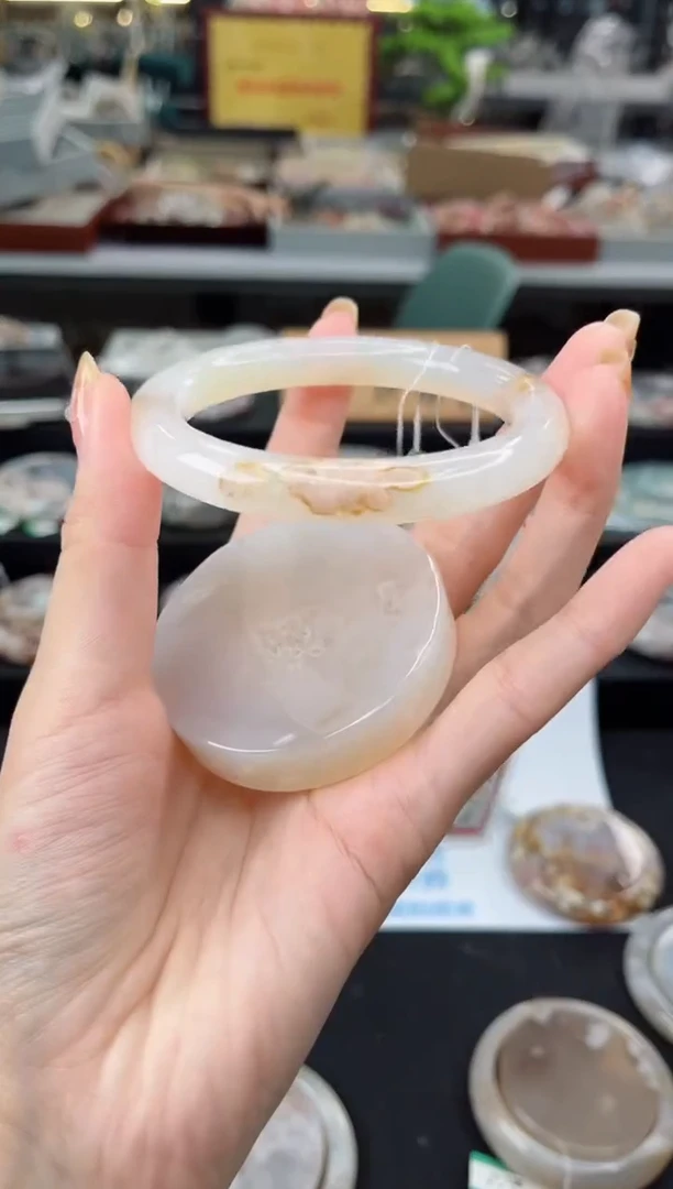 【闪购商品】石英质玉手镯未镶嵌58圈口（不退不换）1451240